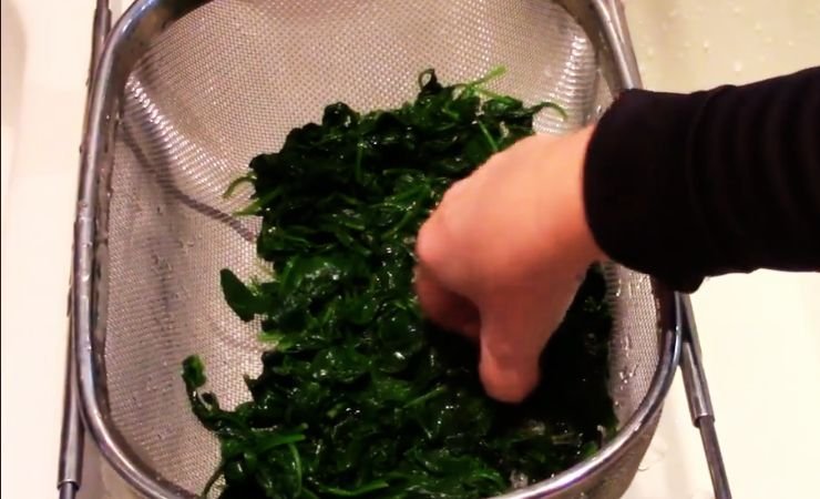 Cool and Squeeze the Spinach
