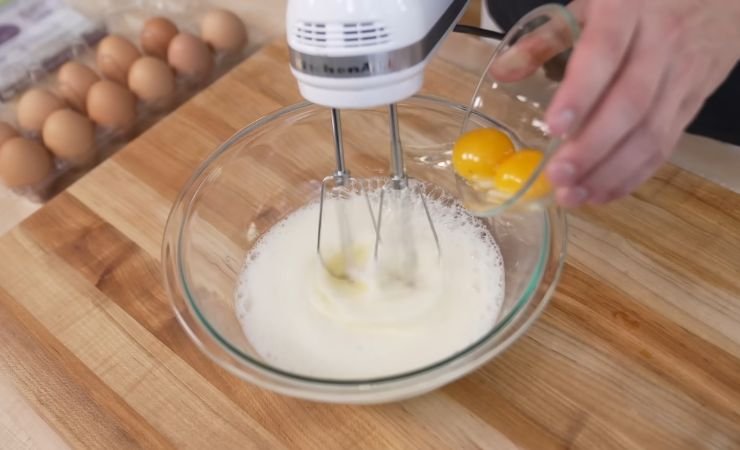Fry the eggs